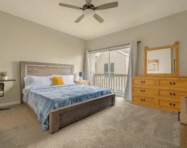2100 Tanglewilde Street - Photo Thumbnail 22