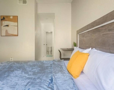 2100 Tanglewilde Street - Photo Thumbnail 25