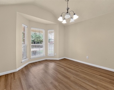 11714 Bollinger Park Court - Photo Thumbnail 4