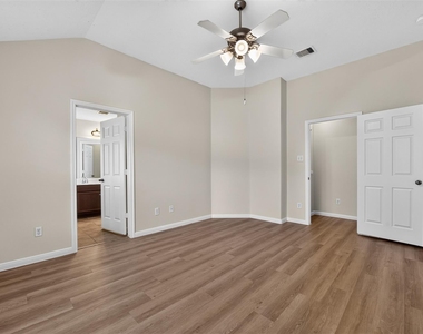 11714 Bollinger Park Court - Photo Thumbnail 24