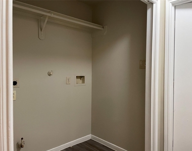 6614 Amberfield Lane - Photo Thumbnail 32