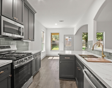 71 Black Swan Place - Photo Thumbnail 5