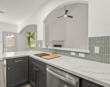 71 Black Swan Place - Photo Thumbnail 8