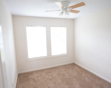 55 Elm Court - Photo Thumbnail 10