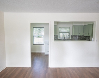 55 Elm Court - Photo Thumbnail 5