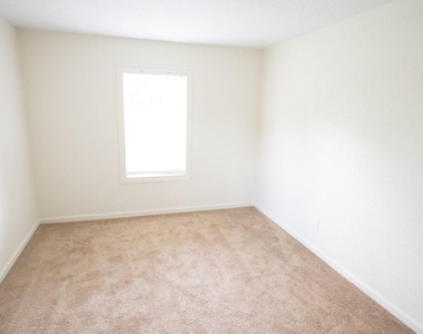 55 Elm Court - Photo Thumbnail 12