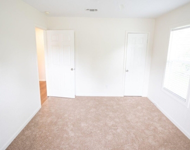 55 Elm Court - Photo Thumbnail 11