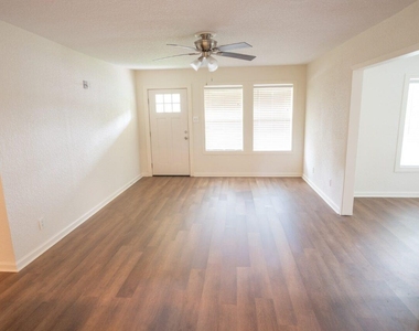55 Elm Court - Photo Thumbnail 8