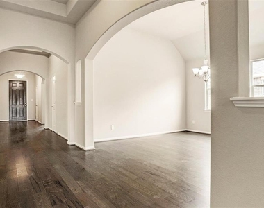 24019 Prairie Glen Lane - Photo Thumbnail 4