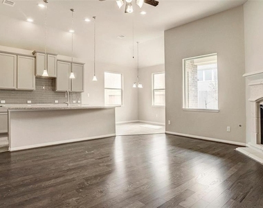 24019 Prairie Glen Lane - Photo Thumbnail 6