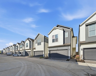 5929 Haring Lane - Photo Thumbnail 2