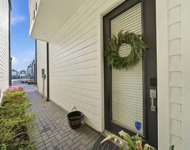 5929 Haring Lane - Photo Thumbnail 3