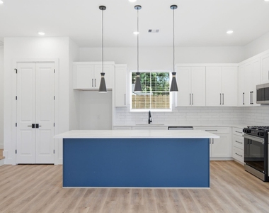 1613 Luzon Street - Photo Thumbnail 7