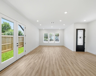 1613 Luzon Street - Photo Thumbnail 4
