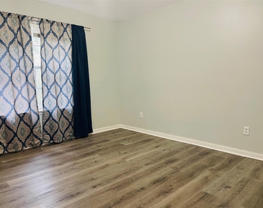 6404 Mountain Pines Lane - Photo Thumbnail 8