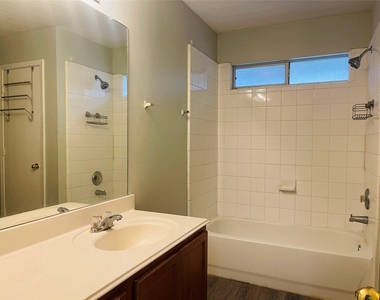 6404 Mountain Pines Lane - Photo Thumbnail 7
