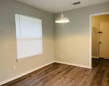 6404 Mountain Pines Lane - Photo Thumbnail 12