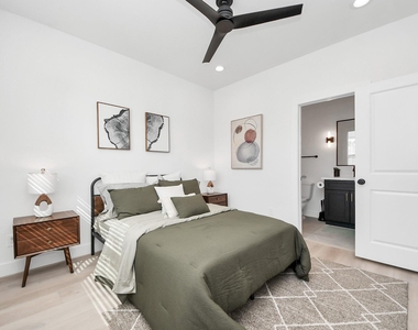 2524 Live Oak Street - Photo Thumbnail 20