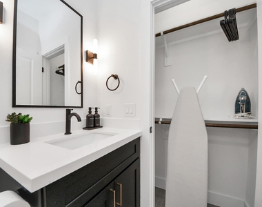 2524 Live Oak Street - Photo Thumbnail 29