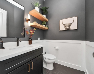 2524 Live Oak Street - Photo Thumbnail 12
