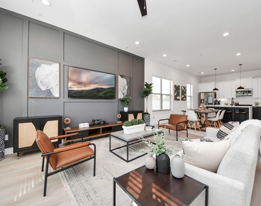 2524 Live Oak Street - Photo Thumbnail 6