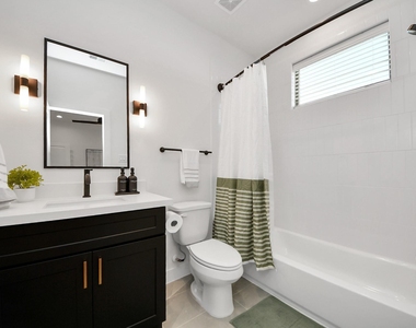 2524 Live Oak Street - Photo Thumbnail 25