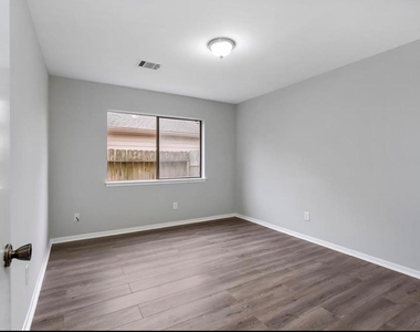 12226 Ravenmoor Drive - Photo Thumbnail 18