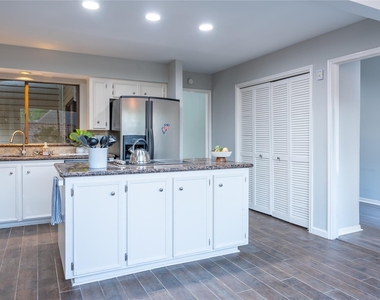 12226 Ravenmoor Drive - Photo Thumbnail 7