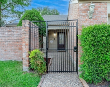12226 Ravenmoor Drive - Photo Thumbnail 25