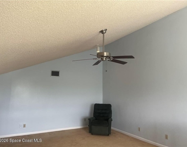 9632 Riverside Drive - Photo Thumbnail 17
