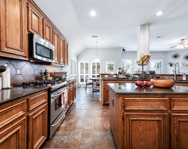 2313 Lilac Breeze Lane - Photo Thumbnail 15