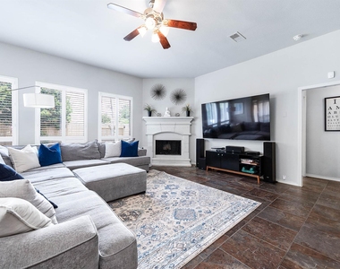 2313 Lilac Breeze Lane - Photo Thumbnail 11