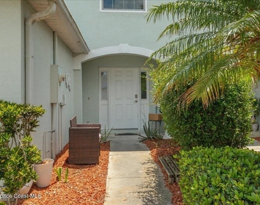 37 Sunset Street - Photo Thumbnail 10
