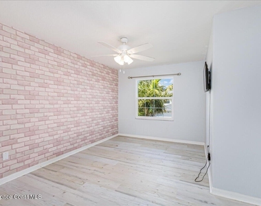 37 Sunset Street - Photo Thumbnail 28