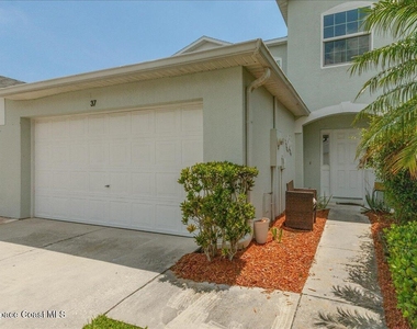 37 Sunset Street - Photo Thumbnail 9