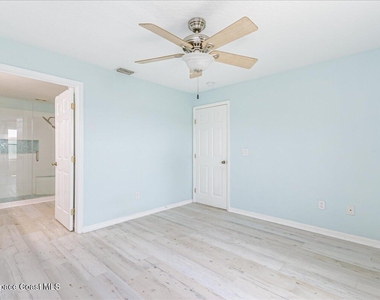 37 Sunset Street - Photo Thumbnail 20