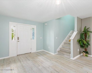 37 Sunset Street - Photo Thumbnail 11