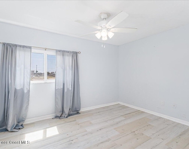 37 Sunset Street - Photo Thumbnail 25