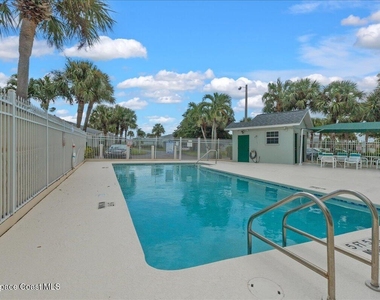 37 Sunset Street - Photo Thumbnail 37