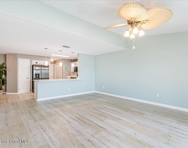 37 Sunset Street - Photo Thumbnail 3