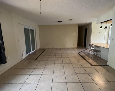 1012 Coronado Drive - Photo Thumbnail 5