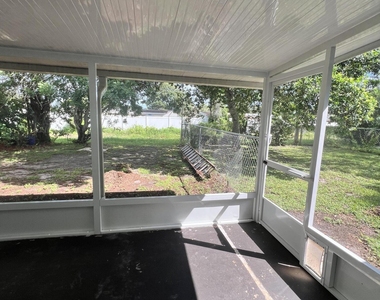 1012 Coronado Drive - Photo Thumbnail 11