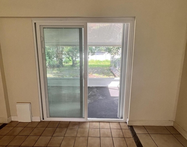 1012 Coronado Drive - Photo Thumbnail 9