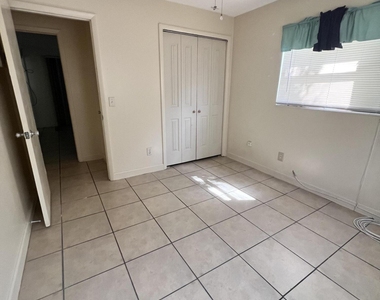 1012 Coronado Drive - Photo Thumbnail 14