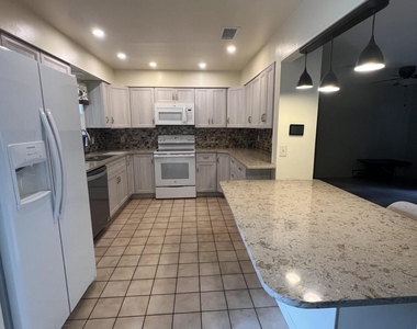 1012 Coronado Drive - Photo Thumbnail 4