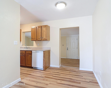 1590 Hilldale Road - Photo Thumbnail 4