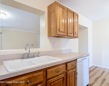 1590 Hilldale Road - Photo Thumbnail 8