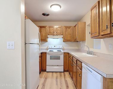1590 Hilldale Road - Photo Thumbnail 6