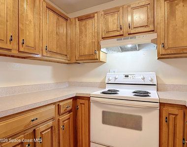 1590 Hilldale Road - Photo Thumbnail 7