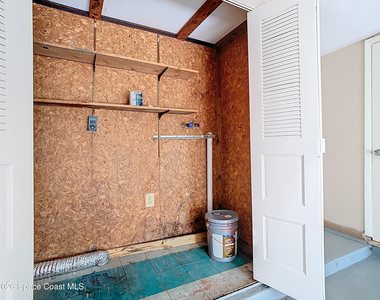 1590 Hilldale Road - Photo Thumbnail 25